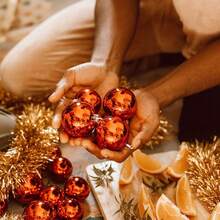 12 PIEZAS Bolas de Navidad multicolor rojo, naranja, dorado, plateado de 6cm, bolas decorativas para árbol de Navidad, colgantes para árbol de Navidad con acabado electrolítico, decoraciones navideñas para fiesta y árbol de Navidad - Multicolor - Ver 11