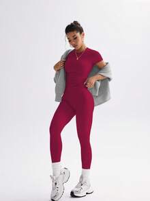 FWH 1. Bộ 2 món gồm áo croptop màu trơn dễ thương, áo khoác ôm sát co giãn cổ tròn, áo khoác thời trang ngọt ngào đa năng, áo khoác dáng suông cạp cao thanh lịch giúp kiểm soát vòng bụng, đồ tập nhảy cơ bản hàng ngày giúp kéo dài chân, nâng mông, thích hợp cho chạy bộ đường phố và yoga, mùa xuân/hè. - Đỏ - Xem 5