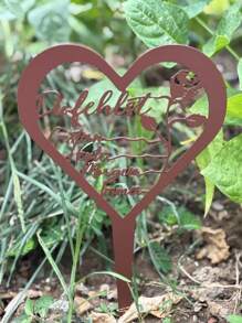 1pc Rustic Heart-Shaped Tombstone Memorial - Metal Grave Marker With Inscription, Freestanding Outdoor Cemetery & Garden Decor For Mother's Day, Weather-Resistant No Electricity Needed