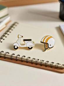 Broșă în stil campus pentru tineret, drăguț desen animat, cască de motocicletă, rucsac, set de broșe, insignă emailată, accesorii, cadou pentru sezonul școlar, înapoi la școală, accesorii în stil Ins, accesorii de birou, cămăși, jachetă, bijuterii de Crăciun și Halloween