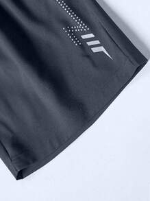 Men's High-Performance Workout Shorts - Flexible & Light For Training Sports