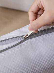 带提手的蜂窝网布洗衣袋，适合精致衣物；加厚细网洗衣机袋；悬挂式网布洗衣篮；多功能衣物收纳网袋；壁挂式换尿布袋；大容量脏衣收纳袋，适用于浴室、公寓、房车、宿舍、卧室等场所，方便整理浴室衣物。 - 白色 - 查看 5