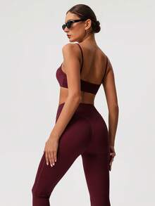 Sodalemon 女士纯色加厚运动文胸和瑜伽紧身裤两件套，简约设计，适合健身训练 - 酒紅色 - 查看 7