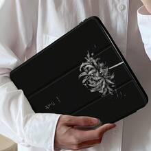 黑色花朵元素亚克力卡通黑花字母双面透明水晶后盖保护壳，防震，适用于iPad 7、8、10代（10.2英寸），内置笔槽，支持睡眠/唤醒功能，可折叠支架，节日新年生日礼物 - 彩色 - 查看 3