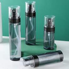 便携式旅行友好型超细雾喷雾器，灰黑色喷雾瓶，适用于酒精、香水和化妆品 - 可再填充细雾喷雾器，适用于清洁液、护肤品、精油和头发护理 - 黑色 - 查看 7