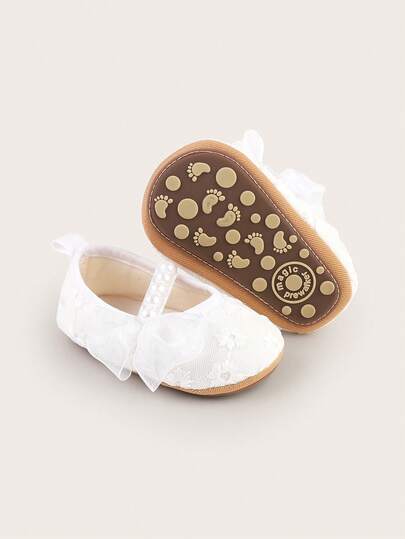 1双女童蕾丝珍珠装饰魔术贴平底防滑可爱时尚公主鞋，适合春秋季穿着