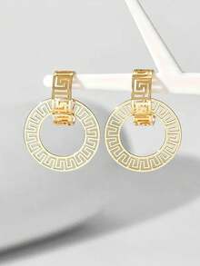 1 Pair Elegant Gold Great Wall Design Women's Hoop Earrings - Fashionable Wrought Iron With Delicate Pattern - Suitable For Casual Wear Or Gift, Unique Earrings - Yellow Gold - View 3