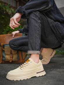 Zapatillas deportivas de estilo industrial de dos tonos con suela exterior con relieve de logotipo doble, forro de malla transpirable, suela ligera de estilo retro con cordones, apropiadas para cafeterías y mercados antiguos, con detalles metálicos, para todas las temporadas