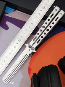 1把可折叠蝴蝶梳，男士钢梳，训练工具抛掷梳，未开刃不锈钢材质，适合户外初学者、返校季、旅行度假必备、女士美发配件、梳子、发刷、边缘梳、梳头、梳理头发、解结梳、球形梳、迷你发刷、发刷套装、木梳、发刷、梳子、后梳、发刷、边缘梳、梳头、发刷套装、梳理头发、迷你发刷、解结梳、美发产品、美发工具、美发用品、护发、卷发梳、理发师、理发配件、美发设备、旅行必备、发型、美发、发刷、后梳、造型梳、卷发梳、边缘梳、梳头、梳头、发刷套装、梳理头发、卷发梳、解结梳、女士发刷、头发、旅行、头发产品、美发工具、美发用品、理发师、理发配件、理发店、美发设备