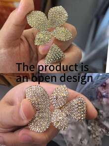 طقم سوار وخاتم مرصع بالزركون الذهبي على شكل زهرة، طقم مجوهرات كريستال كبير على شكل زهرة للنساء، خاتم وسوار مرصعان بالأوراق للحفلات 2 قطعة