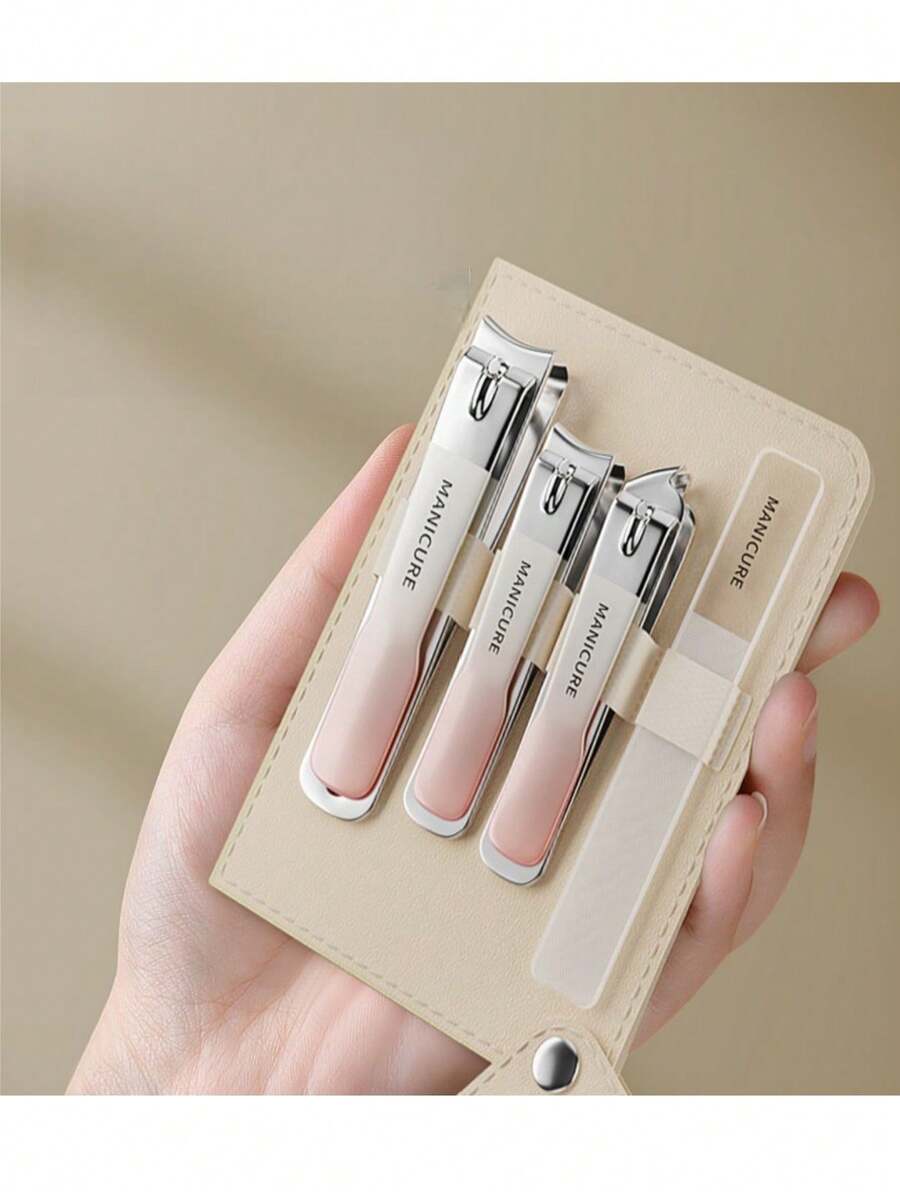 Ensemble de 4 pièces de coupe-ongles avec sac de rangement. Comprend un coupe-ongles diagonal, une lime à ongles. Convient pour la maison et les salons de manucure professionnels.