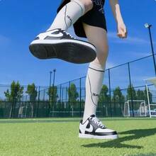 Nike COURT VISION女鞋低筒運動休閒鞋復古板鞋 - 黑與白 - 查看 11