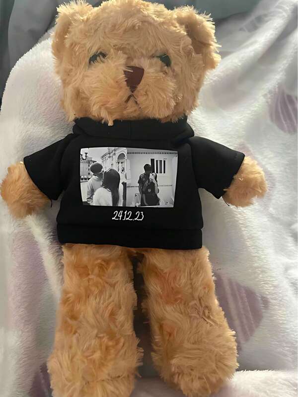 1 pezzo Statuetta di Orsetto Teddy, con testo + immagine personalizzati, regali divertenti, vestiti per bambole, decorazione da camera da letto, regali di Natale, decorazioni per compleanni, regali personalizzati, adatti per decorazione di dormitori universitari, decorazione di Ognissanti, decorazione domestica, decorazione per matrimoni, decorazione per auto, battesimo, decorazione natalizia, regali per donne