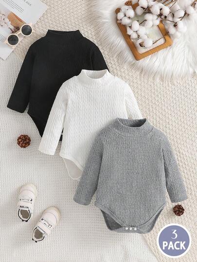 可爱舒适的男婴提花面料高领长袖连体衣套装，适合秋冬季