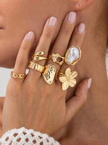 Set da 7 pezzi di anelli decorativi in metallo floreale e gemme, eleganti e alla moda, con stile baroque finto per donne, anelli morbidi, anelli a forma di fiore di lava, adatti per uso quotidiano, feste, regali per vacanze, accessori per abbigliamento multifunzionali, regalo per la Festa della Mamma, il regalo migliore per famiglia e amici.