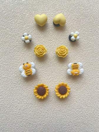 10 piezas de decoraciones de abeja, corazón y flor de color amarillo (no es un estilo de inserción integrada)