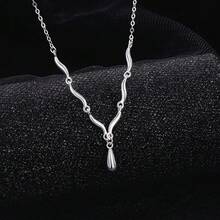 Simple And Stylish High-End S925 Wave Waterdrop Necklace For Women. New Waterdrop Necklace. Size 40 + 5 Cm. Suitable For Gifts For Girlfriends And Birthday Gifts.