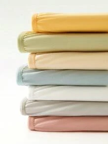 1包/5件。一次性女士内裤，无菌包装，适合旅行和产后使用，大尺码，采用聚酯纤维制成，柔软，透气，颜色鲜艳，作为一次性内衣配件，防漏卫生内裤，私密卫生，私密保护，不露出内裤，适合旅行和经期使用。