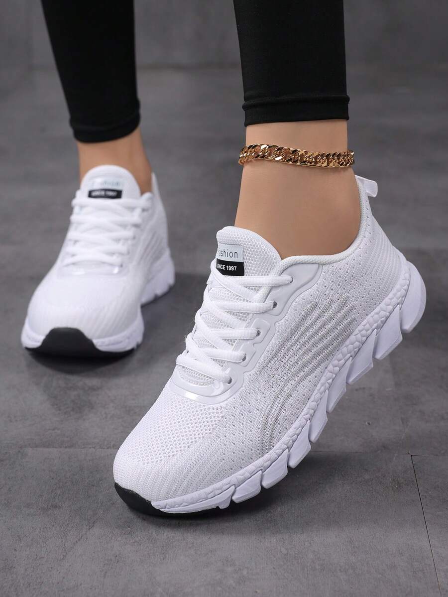 2025 秋季女式休闲运动鞋 - 透气网眼跑鞋，柔软舒适系带设计，几何图案，四季低帮，灰色/白色/绿色，MD 鞋底 - 仅限手洗或干洗 - 白色 - 查看 1