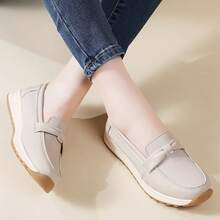 أحذية أمهات متوسطة العمر من جلد البولي يوريثان للنساء، للربيع والخريف، ذات نعل سميك وفيونكة، سهلة الارتداء، قاع ناعم، أحذية كاجوال بمقاسات كبيرة