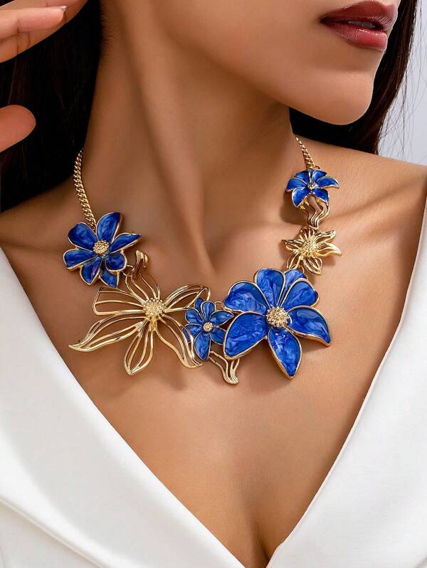 1pc Fashionable Hollow-Out Flower Open-Work Metal Chain Necklace, Oversized Floral Gold-Tone Necklace, European And American Style