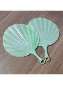 1 pièce d'éventail portatif en plastique style vintage plus épais et plus frais, avec un design de coquille en faux jade. Convient pour l'été, les cadeaux pour les personnes âgées et les amoureux, une utilisation quotidienne.