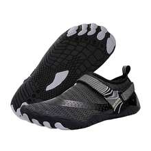 Zapatos para agua NIÑOS con hebilla ajustable cómodos y ligeros antideslizantes, para caminar por ríos, ideal para playa, natación, surf, buceo, apto para vacaciones de verano, camping y fiestas. Transpirables, Secado Rápido y Actividades Al Aire Libre - Negro - Ver 1