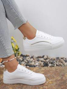 Women's Casual Outdoor Sports Shoes, Flat, Comfortable, Odor-Resistant, Breathable, Lace-Up, Pure White, Versatile For Commuting All Year Round