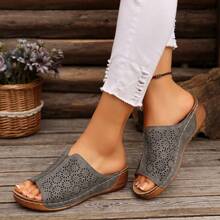 2025 New Women Casual Slippers Solid Color Bohemian Hollow Out Vacation