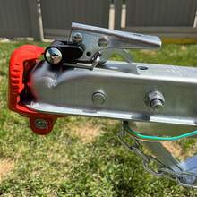High Security Hitch Lock Caravan Trailer Hitch Coupling Tow Lock Universal With Key - Red - View 2