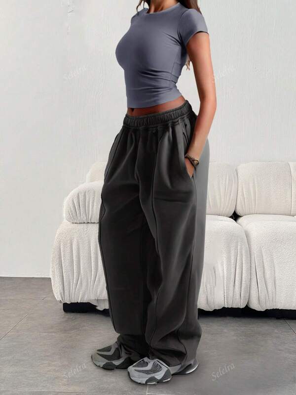Minimalistische casual damesset van 2 korte mouwen met T-shirt en broek - perfect voor lente- en herfstkleding, loungedagen, ontspannen weekenden en gezellige binnenactiviteiten