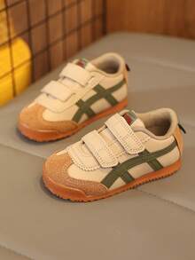 1双绿色柔软舒适皮革拼接婴幼儿运动鞋，圆头设计，防踢防滑鞋底，时尚休闲运动鞋，适合男宝宝/女宝宝，可用于爬行、学步、跑步，秋冬季穿着。