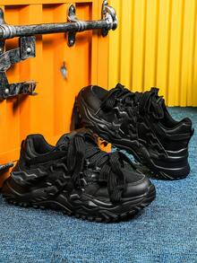 黑色百搭厚底男士运动鞋，个性十足的双绑带鞋面设计，舒适的粗跟休闲街头风运动鞋，返校学生鞋，搭配牛仔裤和运动鞋的理想之选。 - 黑色 - 查看 2