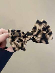 1pc Chic Leopard Print Bow Hair Claw, Large Chic Leopard Print Bow Hair Clip, Elegant Polyester & Spandex Bowknot Hair Clip, - Elegant Retro Double-Layer Big Bow Hair Clip Elegant Bow Ball Head Clip High Ponytail Fixed Clip, Vintage-Inspired Fabric Hair Claw For Ponytails & Updos, Y2K Inspired PVC Knot Hair Clip For Women, Perfect Gift Claw Clips Hair Claws Hair Barrettes, School Stuff, New Years - Multicolor - View 5
