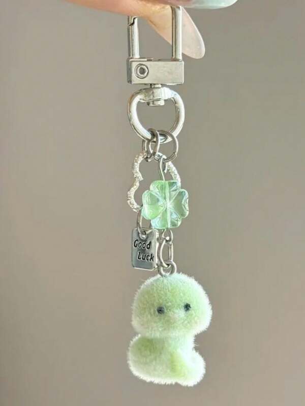 1 قطعة سلسلة مفاتيح للنساء بتصميم ثعبان كرتوني مخملي مع قلب ورابعة الحظ، إكسسوار جذاب لسماعات الأذن/الحقيبة، إكسسوارات سيارة جوثيك Y2K، إكسسوارات حقيبة مع حامل بطاقة هوية