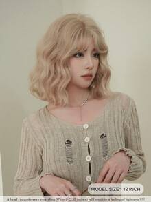 NAMM 12 英寸米金色短波浪假发，时尚合成刘海假发，优质柔软耐热卷发，适合日常佩戴、节日和音乐节 - 樱花庆典华丽派对街头时尚摄影 - 女孩礼物假发配件