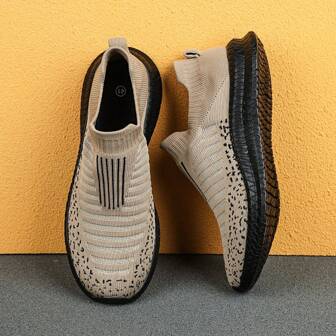 2025 New Summer Men's Casual Shoes, Black Breathable Mesh Slip-On Running Sneakers, Plus Size
