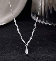 Simple And Stylish High-End S925 Wave Waterdrop Necklace For Women. New Waterdrop Necklace. Size 40 + 5 Cm. Suitable For Gifts For Girlfriends And Birthday Gifts.