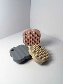 1 Stück Silikon Haarbürste, Shampoo Massage Bürste Silikon Haarkamm in Kleeblatt-Form, zum Reinigen und Massieren der Kopfhaut, für nasse/trockene Verwendung, einfarbig, tragbares Massagegerät für unterwegs