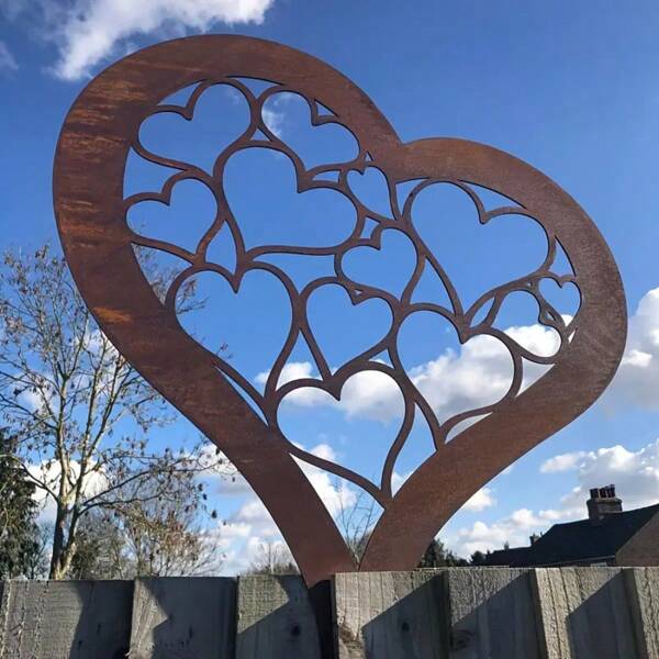 1pc Rustic Iron Heart Flower Garden Decor, With Intricate Heart And Floral Punk Design, Suitable For Valentine's Day, Anniversary, Outdoor Lawn Decoration, Heart-Shaped, Durable Iron, Love Decoration