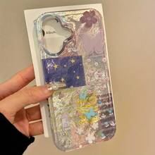 Funda para teléfono con diseños clásicos. Un exquisito diseño artesanal con vibrantes mariposas y motivos florales glaciares. Funda ligera para phone 16 Pro, 13, 14 Pro y 15. Presenta delicados motivos florales estilo grafiti. - Blanco - Ver 3