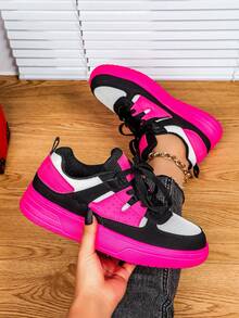 白色、黑色、洋红色多巴胺灵感时尚户外滑板鞋，性感优雅的洋红色外底，系带设计，圆头，低帮，透气网面，多功能，节日礼物，休闲穿着，派对，女士运动鞋 - 白黑玫紅彩底 - 查看 4