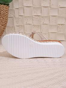 Nuevas sandalias planas de moda para mujer, sandalias bohemias de PU con diseño geométrico de unicolor, hollow-out, playa, festival, boda, escuela, vacaciones, fiesta, verano - Dorado - Ver 10