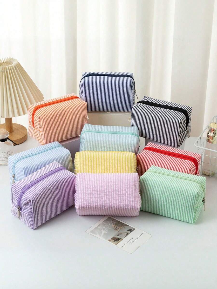 1 件泡泡纱化妆包，刺绣条纹旅行大容量收纳包，化妆包，学生桌面文具收纳笔袋，可容纳文具、化妆品和零钱，化妆包，学校用品，旅行必需品，化妆包，节日必需品，化妆包，化妆包，化妆品收纳包，节日季节，女士礼物包，学校度假返校化妆包女士旅行包
