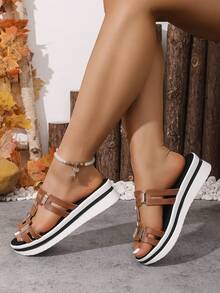 Nouvelles sandales plates mode femme, sandales plates bohèmes en PU à motif géométrique avec rivets décoratifs, tenue de plage pour l'été et l'automne - Tabac - Voir 2