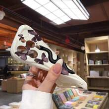 1 pieza Funda de teléfono premium con patrón misterioso de serpiente y mariposa, blanca, con textura ondulada gruesa, anti-caída y con lente perforada para protección, compatible con Apple/Redmi/Infinix/OPPO/VIVO/Realme