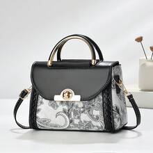 Women Shoulder Bags - 黑色 - 查看 8