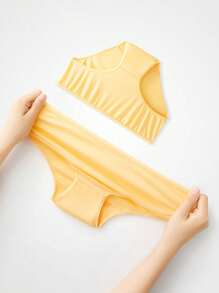 1包/5件。一次性女士内裤，无菌包装，适合旅行和产后使用，大尺码，采用聚酯纤维制成，柔软，透气，颜色鲜艳，作为一次性内衣配件，防漏卫生内裤，私密卫生，私密保护，不露出内裤，适合旅行和经期使用。