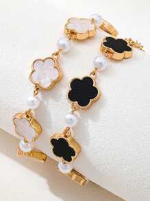 1pc Fashionable Minimalist Versatile Credit Clover Five-Petal Flower Pearl Chain Bracelet, Suitable For Banquet, Party, Couple Gift, Women Gift