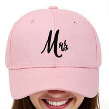 Boné de Beisebol com Top Rígido Bordado Sr. e Sra. com Logotipo em Fita, Boné de Beisebol Ajustável Bordado, Acompanha 1 Gancho de Chapéu